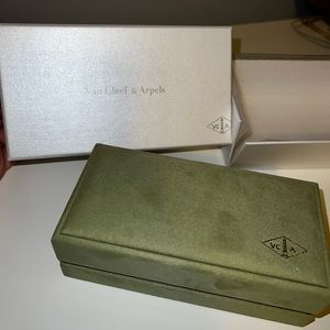 Van Cleef Packaging for Alhambra Bracelet